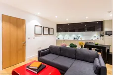 Vermilion Building, E16 photo 1