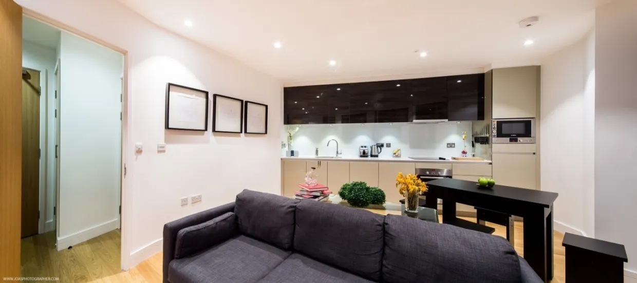 Vermilion Building, E16 photo 5