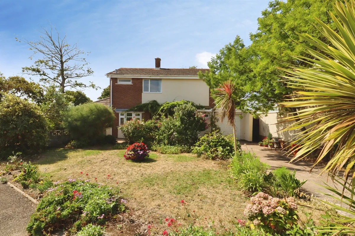 Adenfield Way, Rhoose, Barry