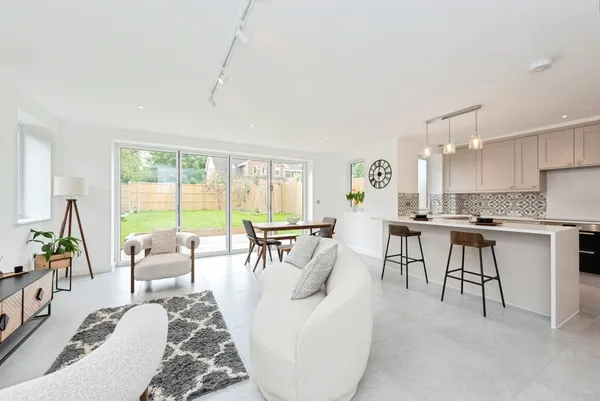 Kennel Close, Fetcham, Leatherhead, S...