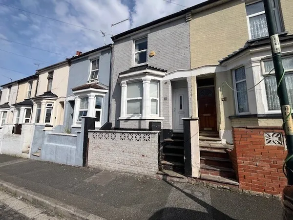 Beaconsfield Road, Chatham. ME4
