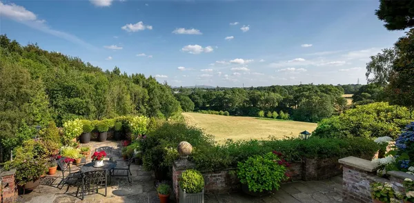 Chelford Road, Prestbury, SK10 photo 31