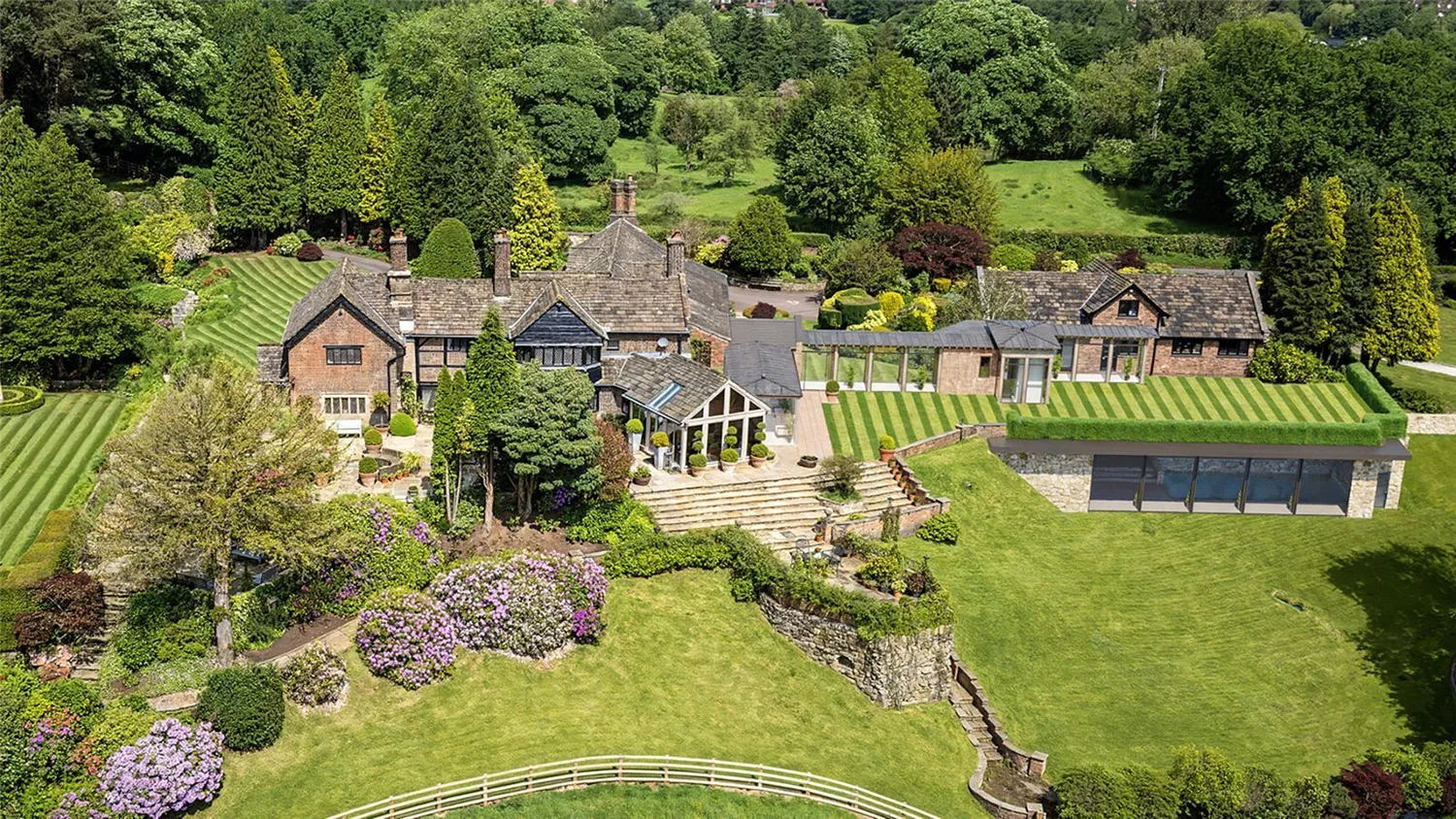 Chelford Road, Prestbury, SK10 photo 35