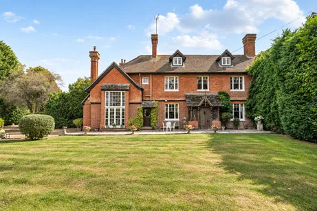 Broadbridge Heath Road, Horsham, RH12
