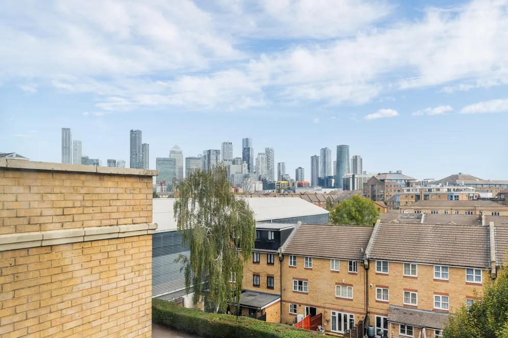 Ferguson Close, London, E14 photo 7