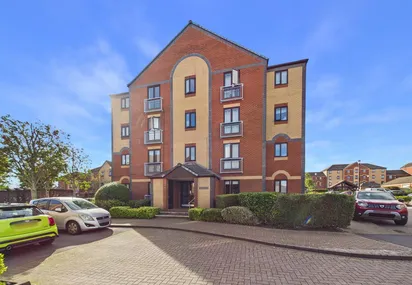 Loughman Close, Kingswood