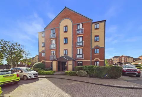 Loughman Close, Kingswood