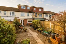 Hurstbourne Gardens, Barking