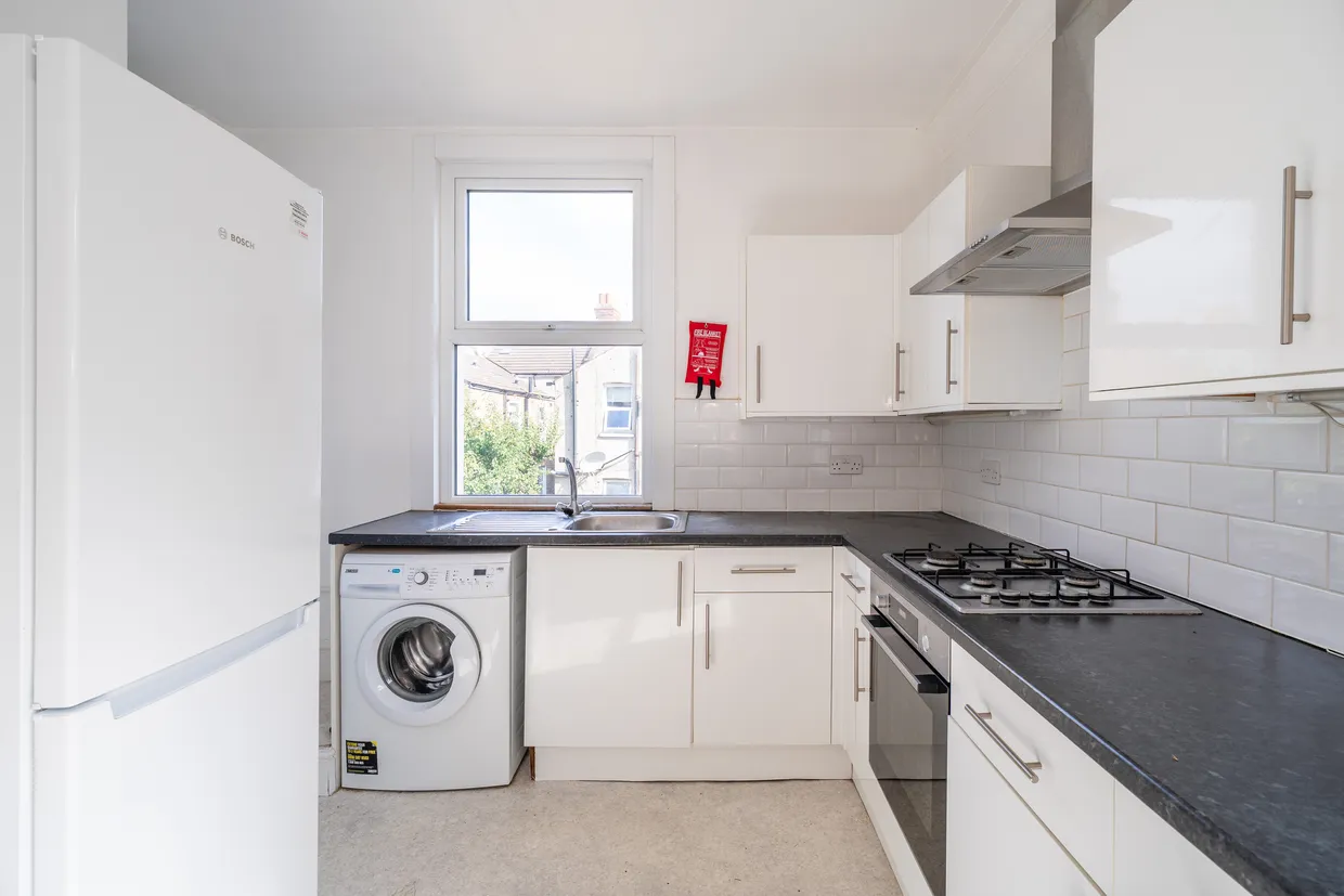 Renmuir Street, London, SW17 photo 2