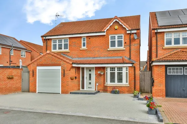 Canberra Crescent, Hucknall, Nottingh...