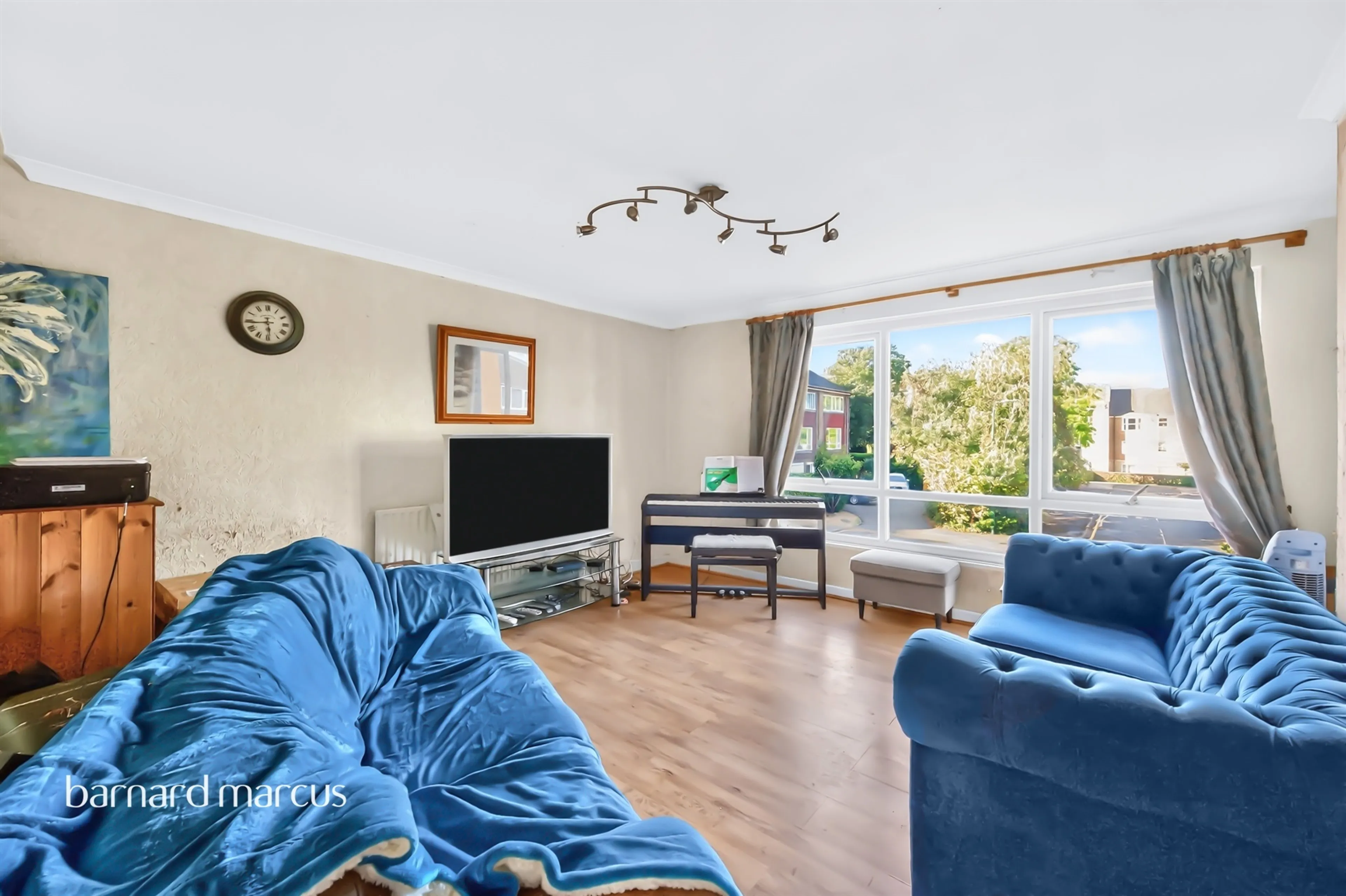 Property at Walnut Mews, Sutton