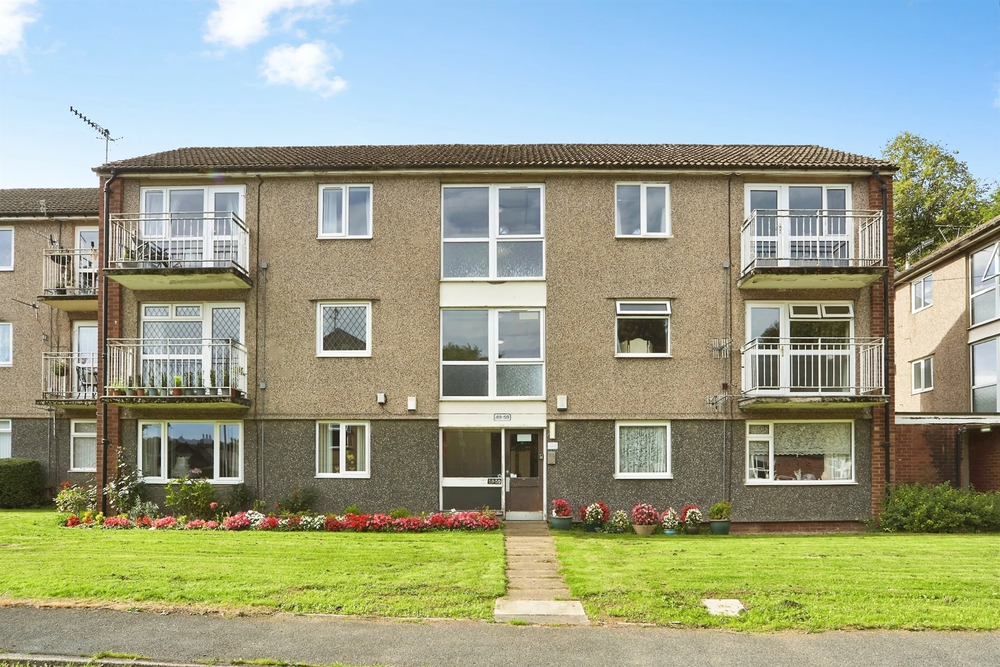 Property at Cliffe Gardens, Shipley