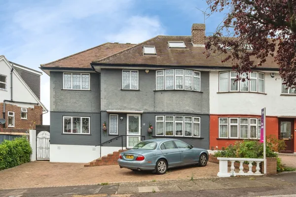 Wells Gardens, ILFORD, Essex, IG1