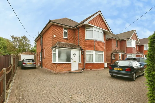 Station Road, Netley Abbey, Southampt...