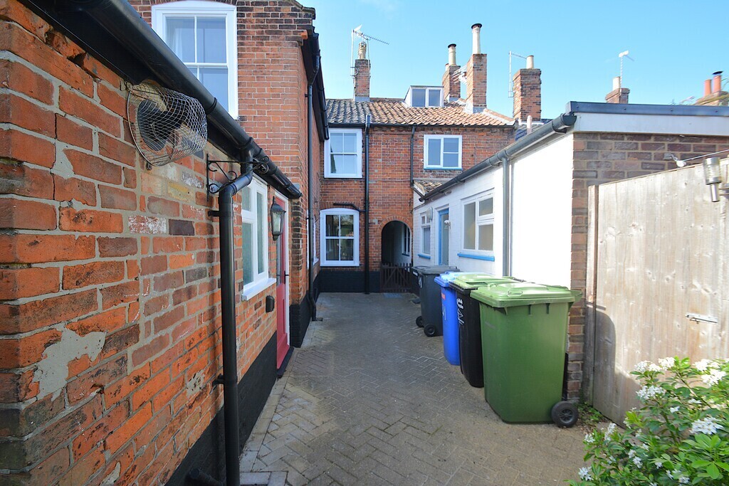 Lower Olland Street, Bungay Image 21
