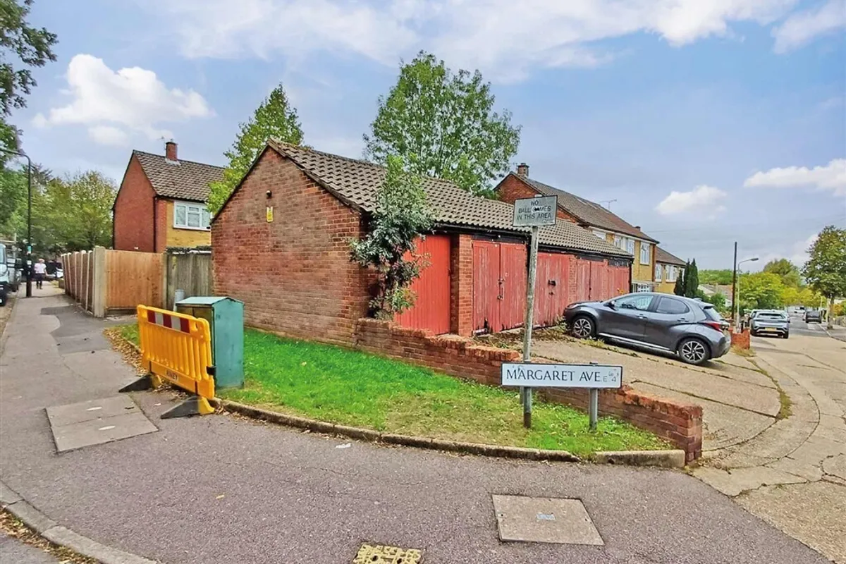 Margaret Avenue, Chingford, LONDON
