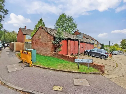 Margaret Avenue, Chingford, LONDONphoto