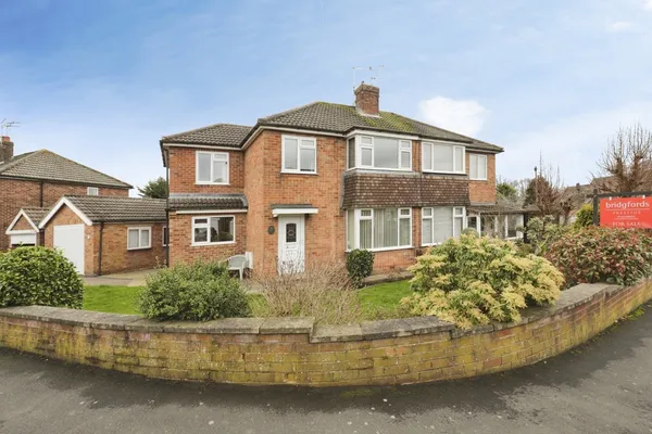 Castle Close, Killinghall, Harrogate,...