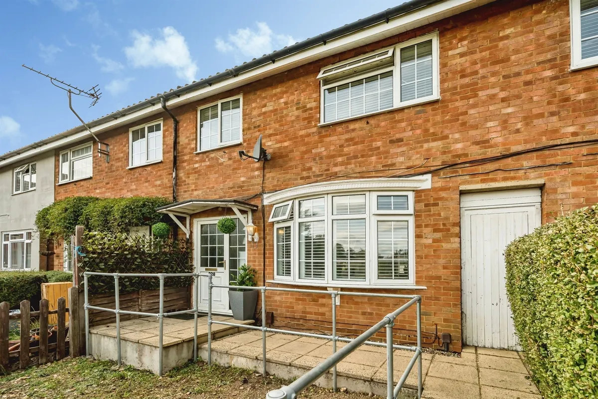 Lynch Hill Lane, Slough