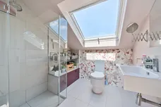 Redston Road London N8 photo 14