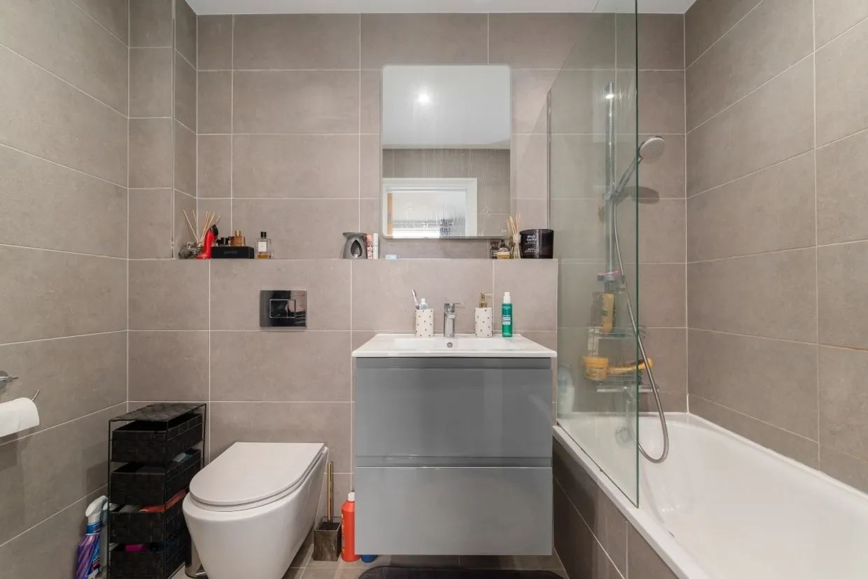 Wells Walk, E7 photo 7