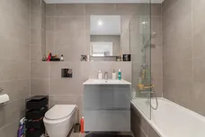 Wells Walk, E7 photo 7