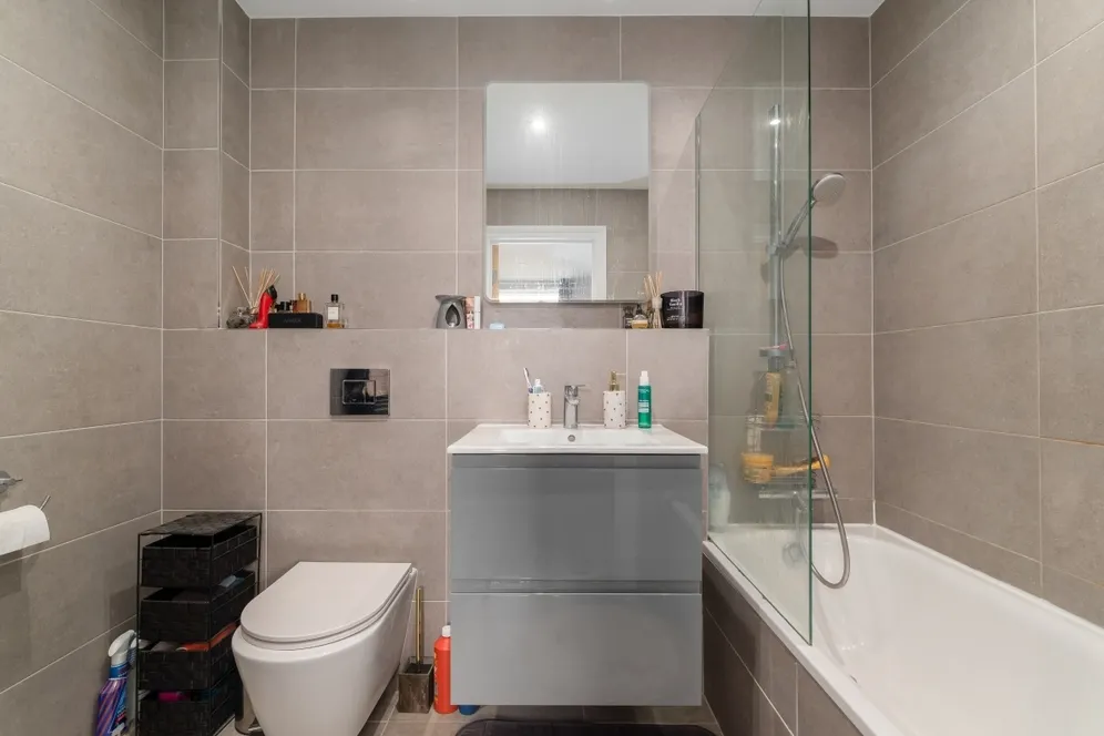 Wells Walk, E7 photo 7