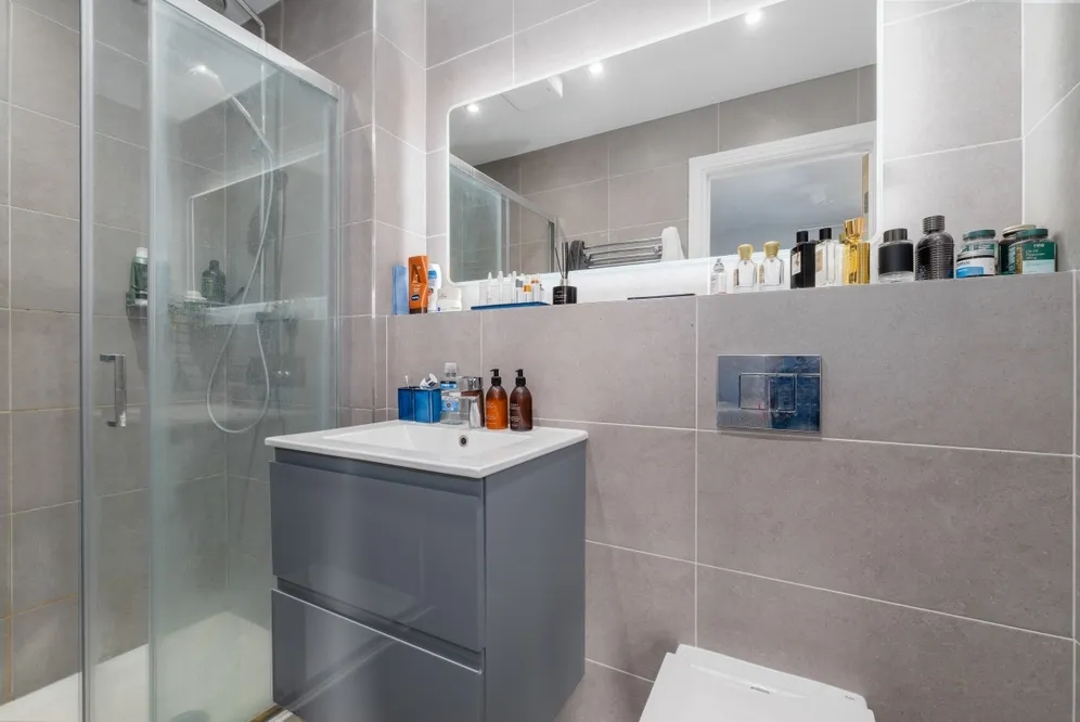 Wells Walk, E7 photo 9