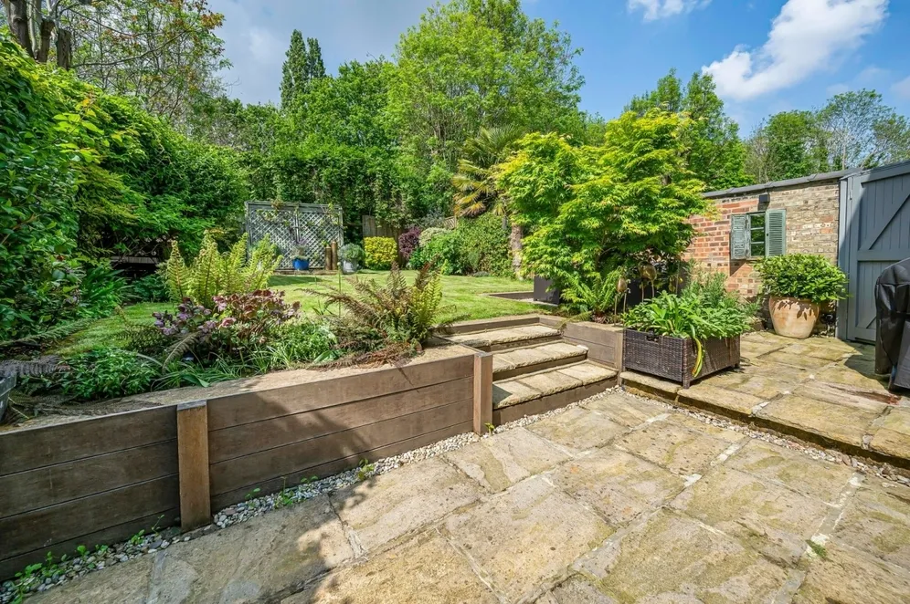 Redston Road London N8 photo 16
