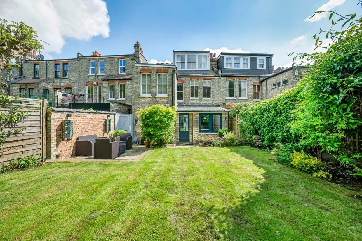 Redston Road London N8 photo 17