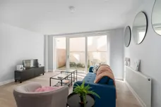 Wells Walk, E7 photo 12