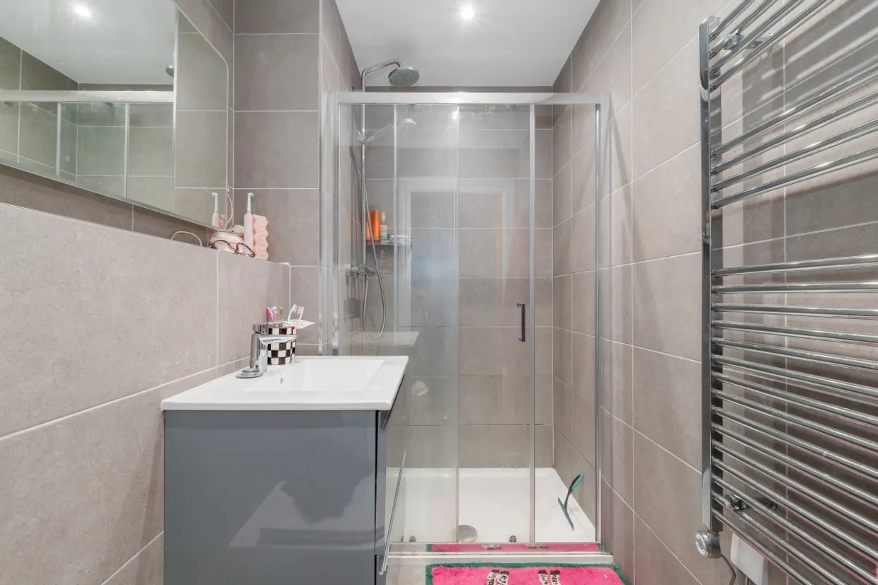 Wells Walk, E7 photo 14