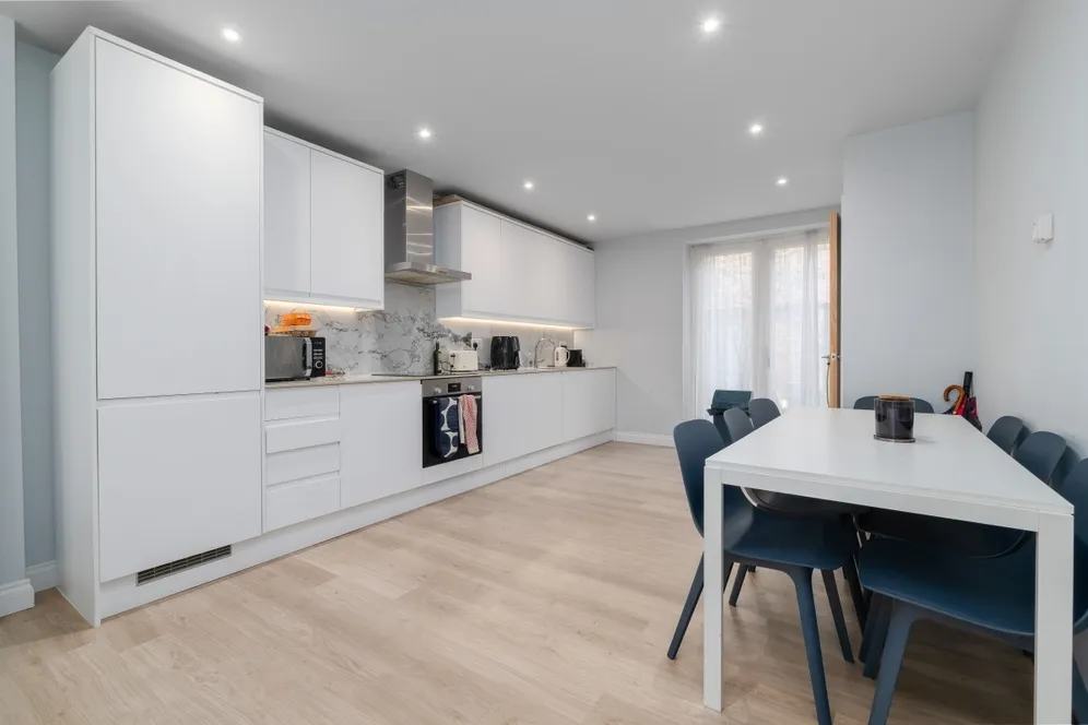 Wells Walk, E7 photo 17