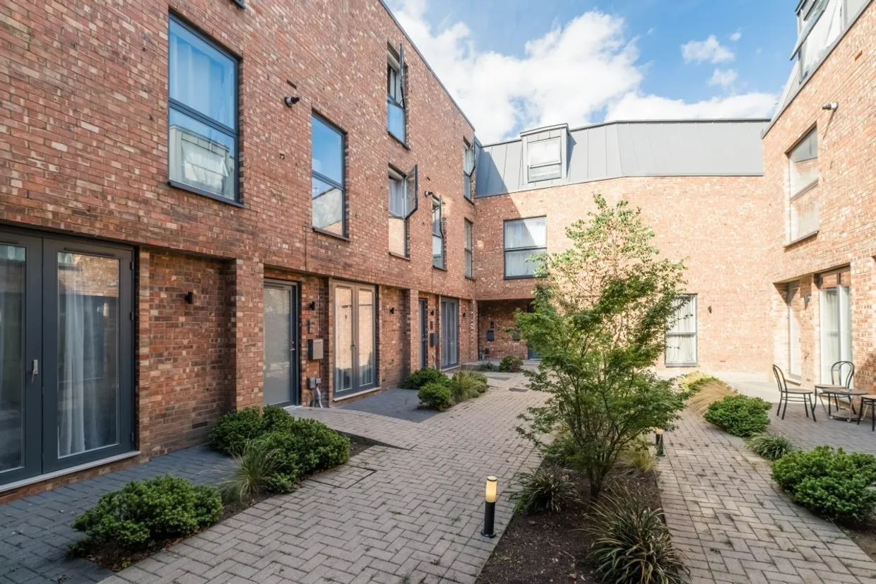 Wells Walk, E7 photo 21