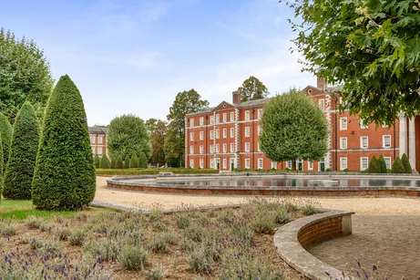 Peninsula Square, Winchester, SO23