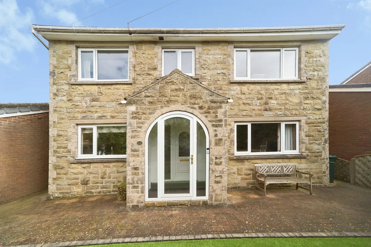 Lees Close, Cullingworth, BRADFORD