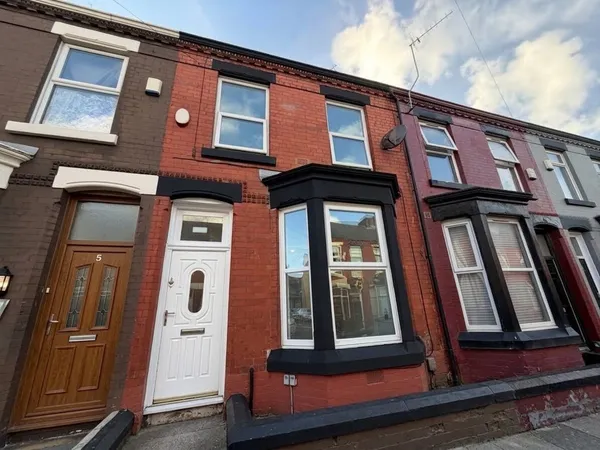 Maxton Road, Kensington, L6 6BJ