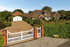 Fifield Road, Fifield, Maidenhead, SL6 photo 1