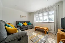 Fifield Road, Fifield, Maidenhead, SL6 photo 4