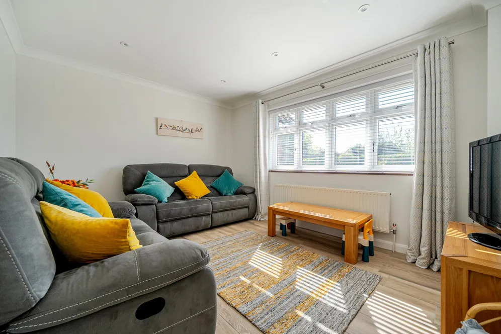 Fifield Road, Fifield, Maidenhead, SL6 photo 4