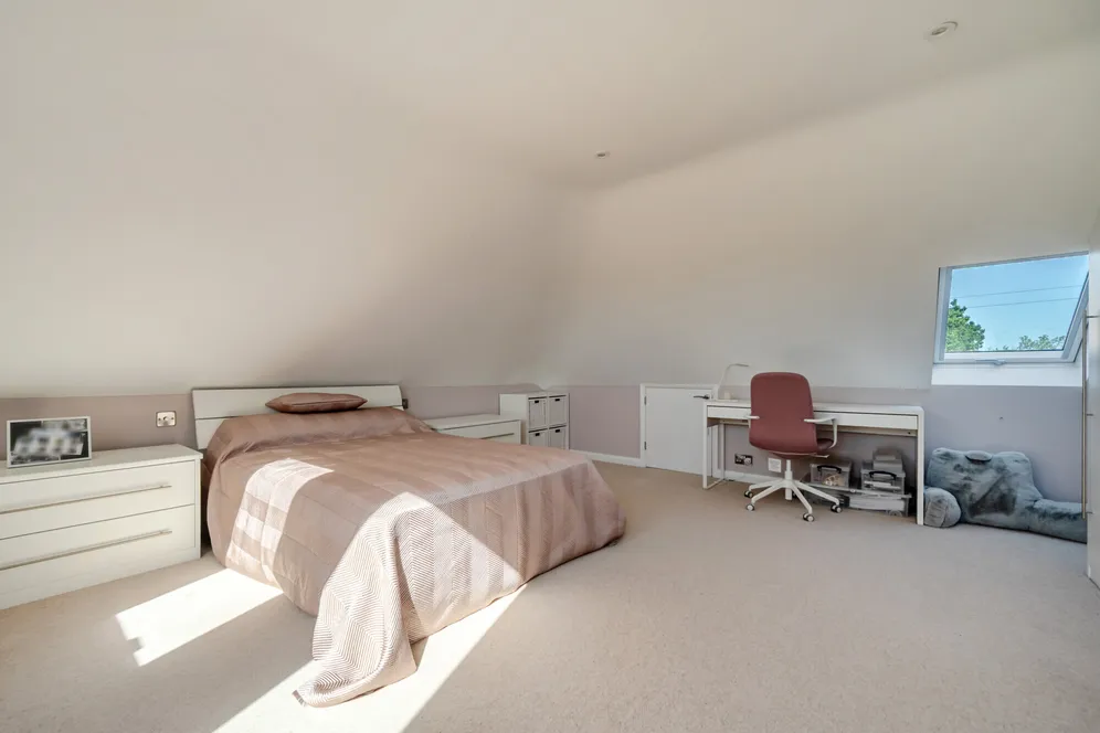 Fifield Road, Fifield, Maidenhead, SL6 photo 7