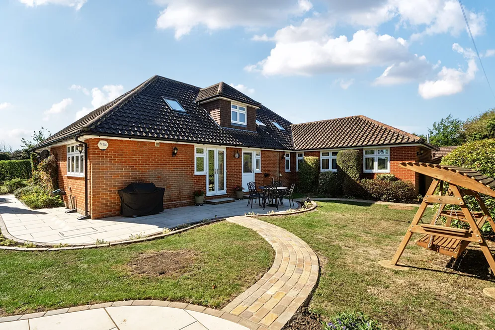 Fifield Road, Fifield, Maidenhead, SL6 photo 12