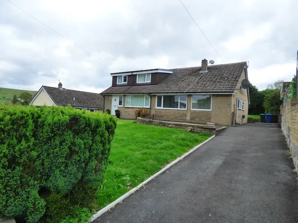 99 Goodshaw Avenue North, Loveclough