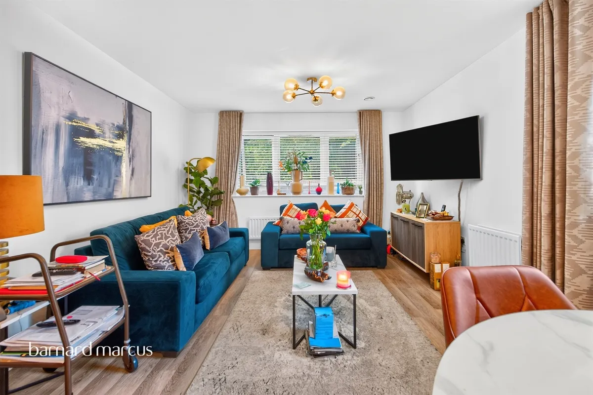 Montagu Crescent, Redhill