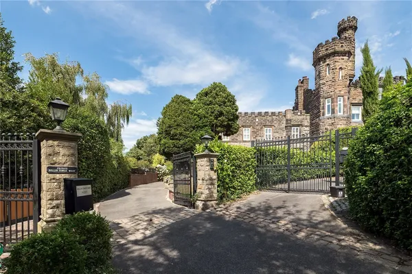 Woodbrook Road, Alderley Edge, SK9 photo 3