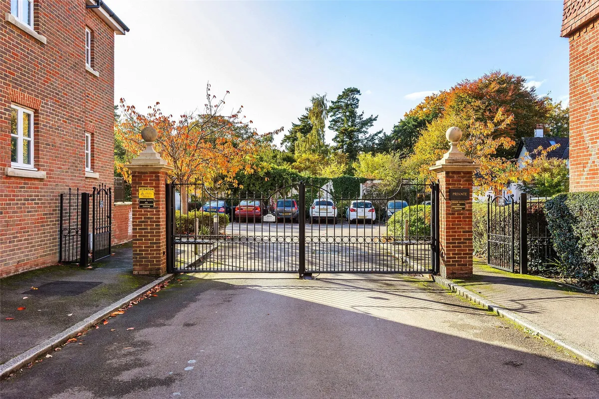 Horsham Road, Dorking, Surrey, RH4