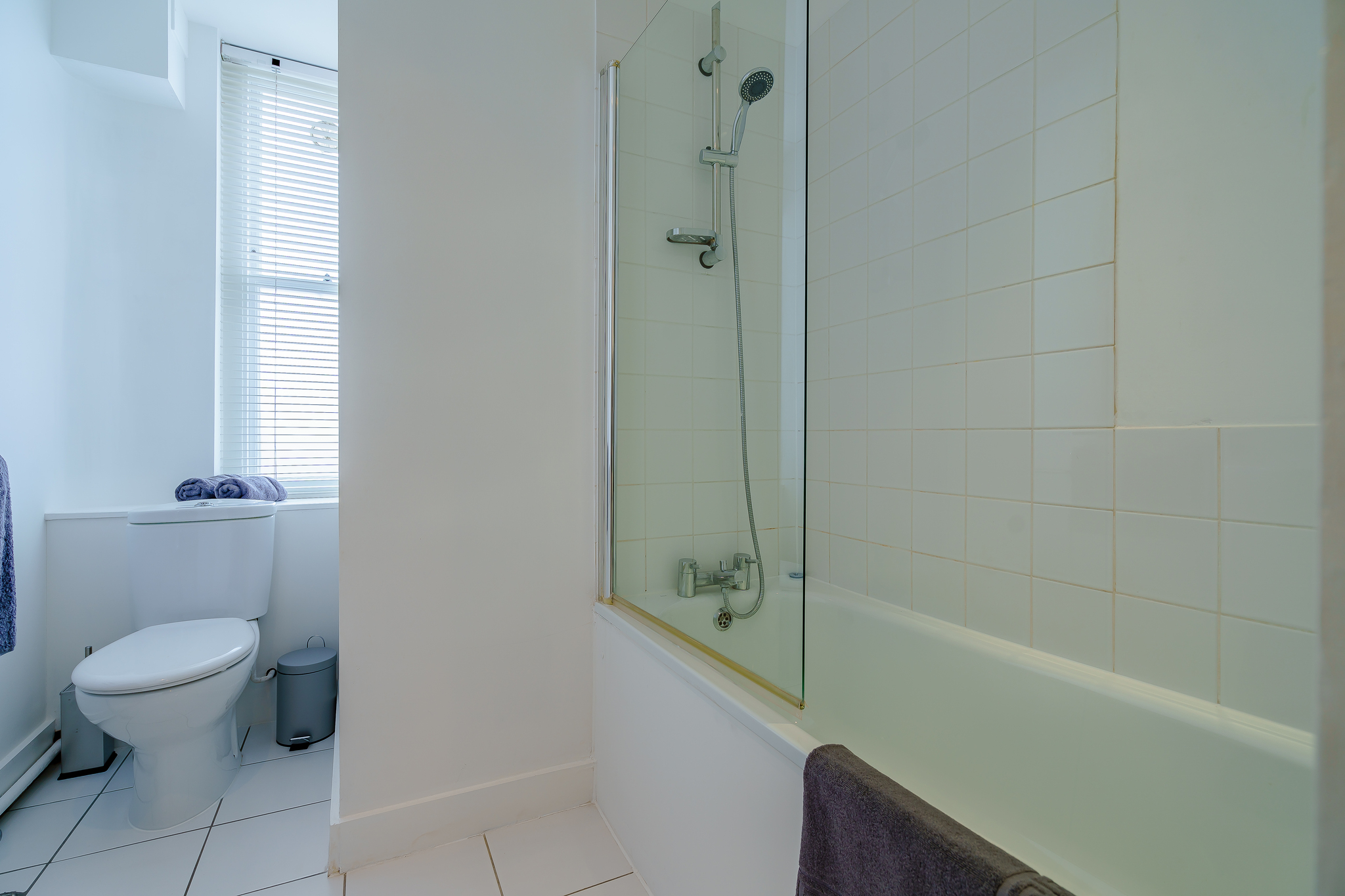 Studio Apartment  To Let  Hill Street  Image 8