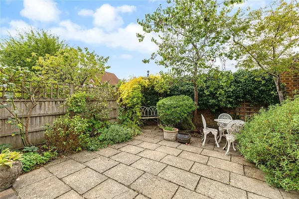 Cowdray Court, North Street, GU29 photo 4
