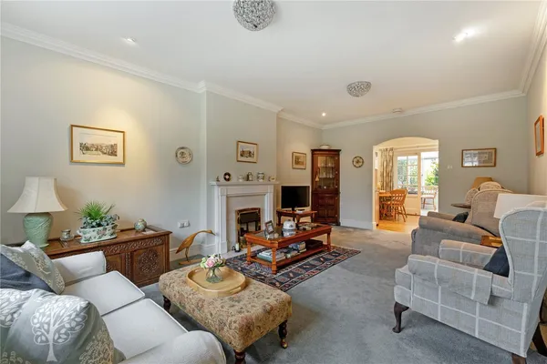Cowdray Court, North Street, GU29 photo 5