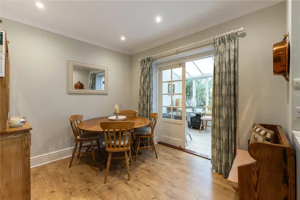 Cowdray Court, North Street, GU29 photo 6
